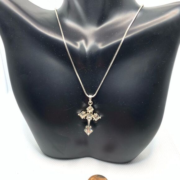 Jewelry - Square Crystal Cross Necklace‎
